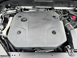Volvo  Plus Dark