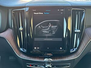 Volvo  Plus Dark
