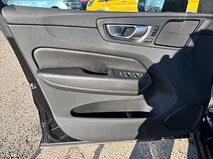 Volvo  Plus Dark