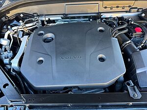 Volvo  Plus Dark