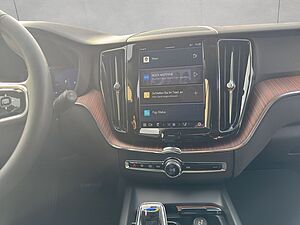 Volvo  Plus Dark