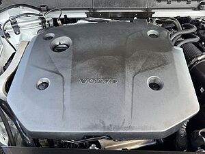 Volvo  Plus Dark