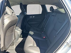 Volvo  Plus Dark