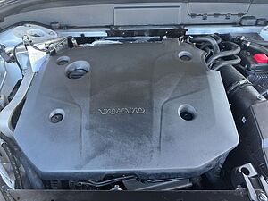 Volvo  Plus Dark