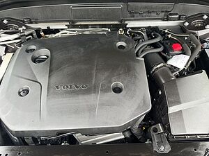 Volvo  Plus Dark