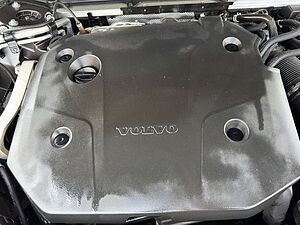 Volvo  Plus Dark