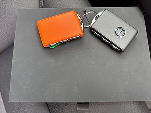 Volvo  Plus Dark