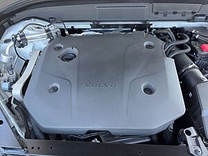 Volvo  Plus Dark