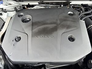 Volvo  Plus Dark
