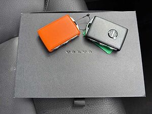 Volvo  Plus Dark