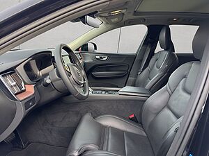 Volvo  Plus Dark