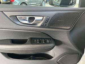 Volvo  Plus Dark