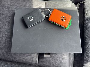Volvo  Plus Dark