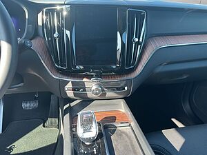 Volvo  Plus Dark