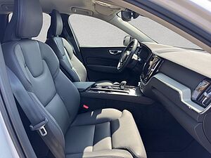 Volvo  Plus Dark