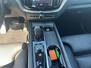 Volvo  Plus Dark