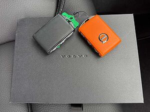Volvo  Plus Dark