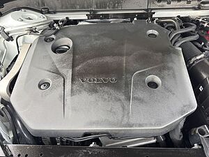 Volvo  Plus Dark
