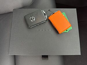 Volvo  Plus Dark