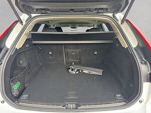 Volvo  Plus Dark