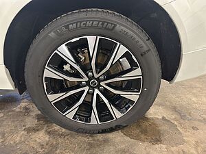 Volvo  Plus Dark
