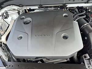 Volvo  Plus Dark