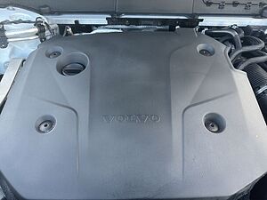 Volvo  Plus Dark