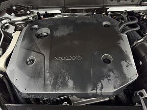 Volvo  Plus Dark