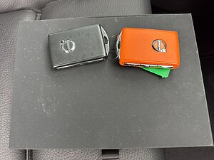 Volvo  Plus Dark