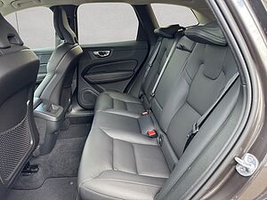 Volvo  Plus Dark