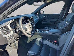 Volvo  Plus Dark