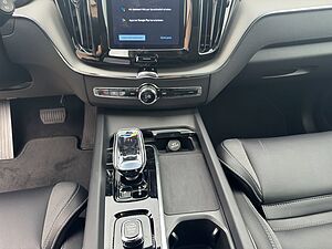 Volvo  Plus Dark