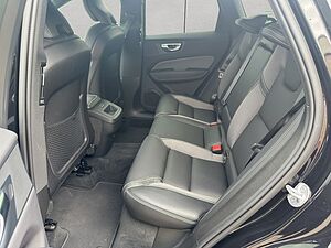 Volvo  Plus Dark