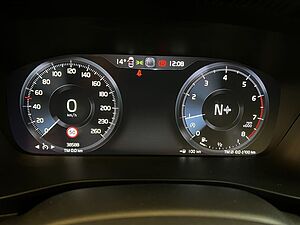 Volvo  Momentum Core