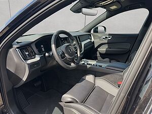 Volvo  Plus Dark