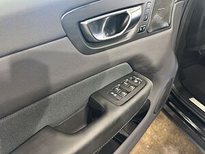Volvo  Plus Dark