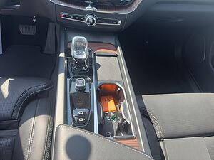 Volvo  Plus Dark