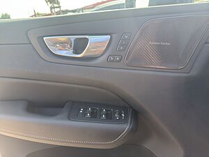 Volvo  Plus Dark