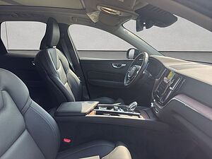 Volvo  Plus Dark