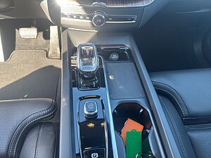 Volvo  Plus Dark