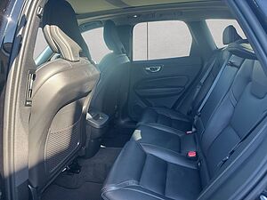 Volvo  Plus Dark