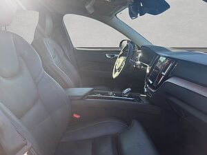 Volvo  Plus Dark