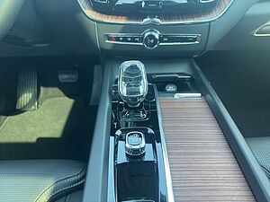 Volvo  Plus Dark