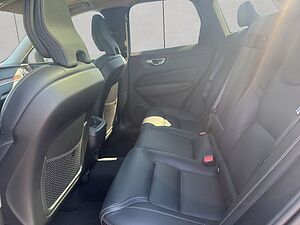 Volvo  Plus Dark
