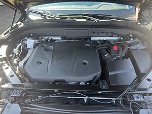 Volvo  Plus Dark