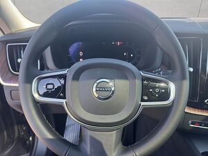 Volvo  Plus Dark