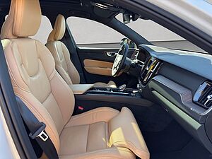 Volvo  Plus Dark