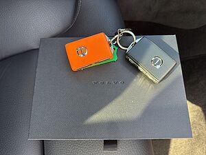 Volvo  Plus Bright