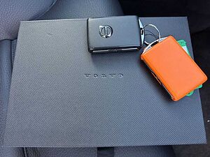 Volvo  Plus Bright