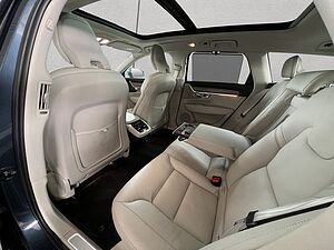 Volvo  Ultimate Bright